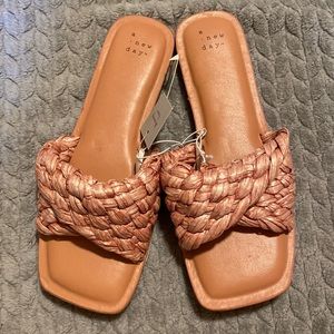 🆕 A NEW DAY. Women’s sandals.